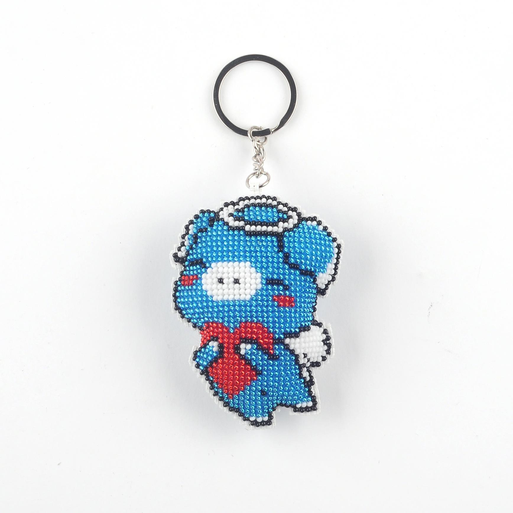 Angel Pig Handmade Beaded Cross-stitch Keychain: Heart Pendant for Backpacks, Car Keys, or Couples Ornament.