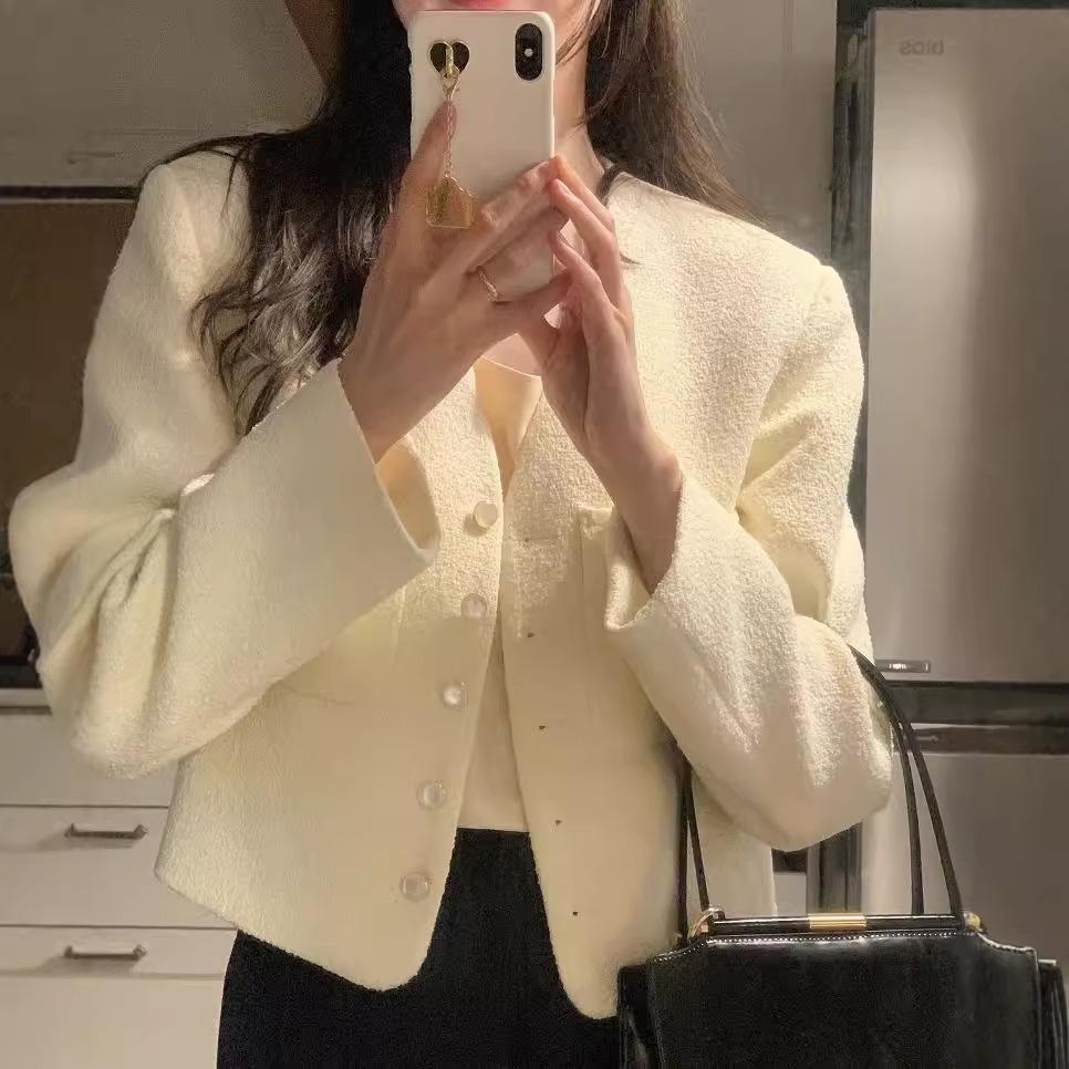 Elegant Korean Autumn/Winter Fashion: High-End Short Shoulder Long-Sleeve Women's Jacket