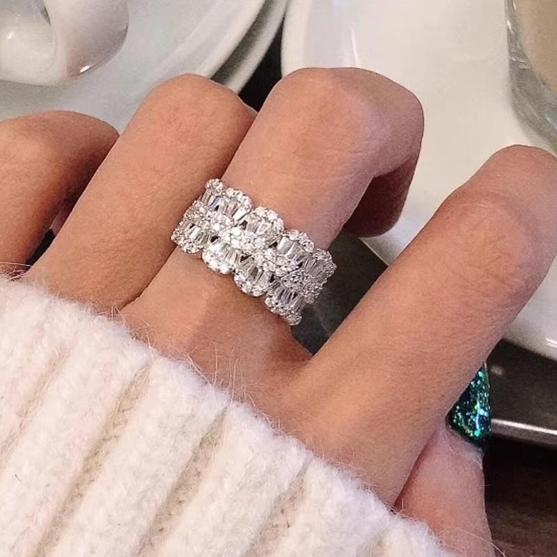

Huitan Luxury Brilliant Rings for Women New Trendy Gorgeous Wedding Band Zircon Shiny Cubic Zirconia Delicate Finger Accessory 6