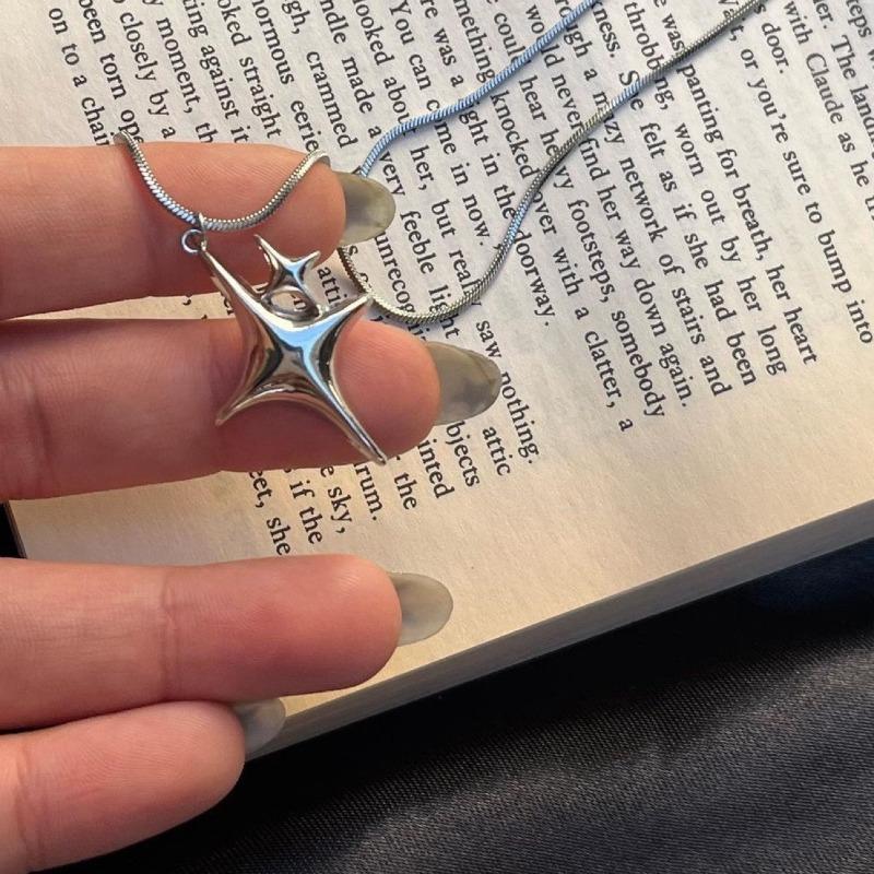 Sweet Cool Y2K Spicy Girl Cross Four Star Necklace for Women Men Minimalist Collarbone Chain Sweater Chain Necklace Jewelry