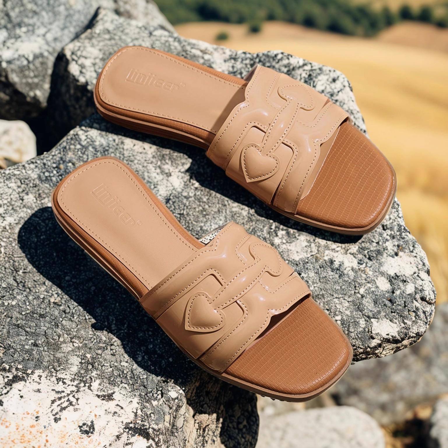 

Sheepskin version~ Square head cool slippers women s summer 2025 new flat-bottomed beach one-word drag French outdoor evening sandals 41