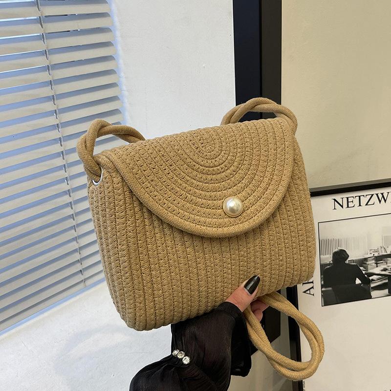 

Woven literary and artistic Mori shoulder bag popular pastoral versatile messenger bag fashionable beach versatile small square bag