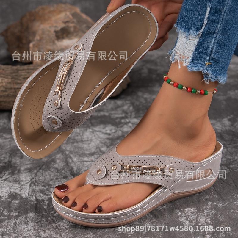 Large Size Women's Shoes Spring and Summer New Toe Casual Beach Slope Heel Flip-flops Women's Cool Slippers