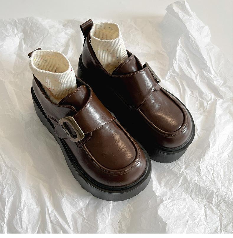 

Модные повседневные коричневые туфли на платформе из маленькой кожи женские 2025 новая весна и осень британский стиль ретро увеличение роста Мэри Джейн одинарные туфли 39 коричневый