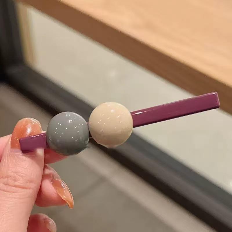 Pince à Cheveux Canard Dopamine Perles - Accessoire Doux & Énergique pour Mèches Latérales Femmes.