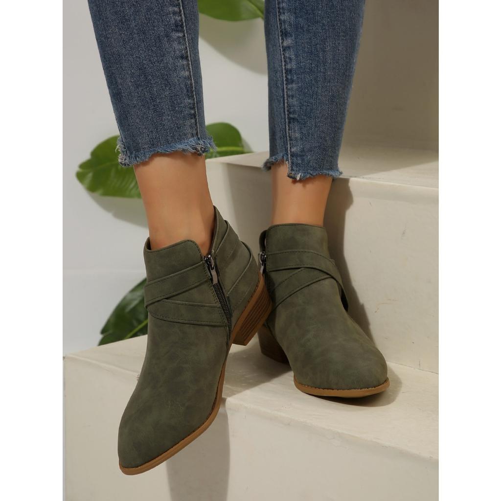 Neue Chelsea Boots in Übergröße mit spitzer Zehenpartie - Damen Stiefeletten mit Kreuzriemen, Seitenreißverschluss und mittelhohem Absatz