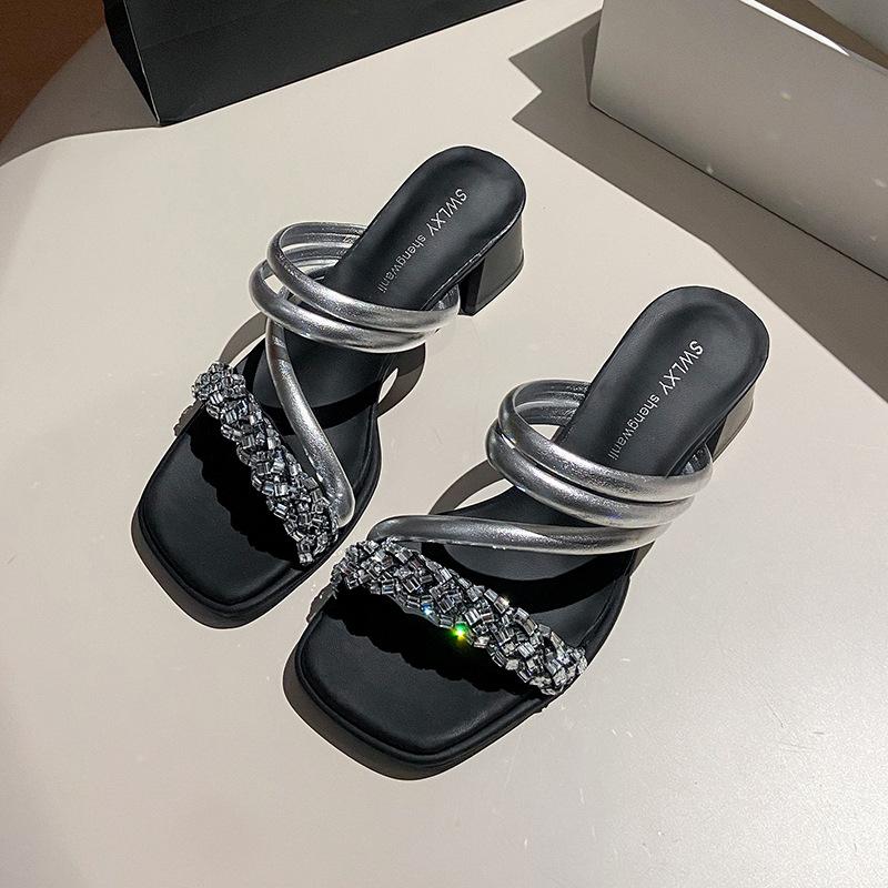 

Versatile beach shoes, niche outer wear muffin slope heel two wear sandals 2025 summer height increase rhinestone fashion one-word drag 40 серебряный