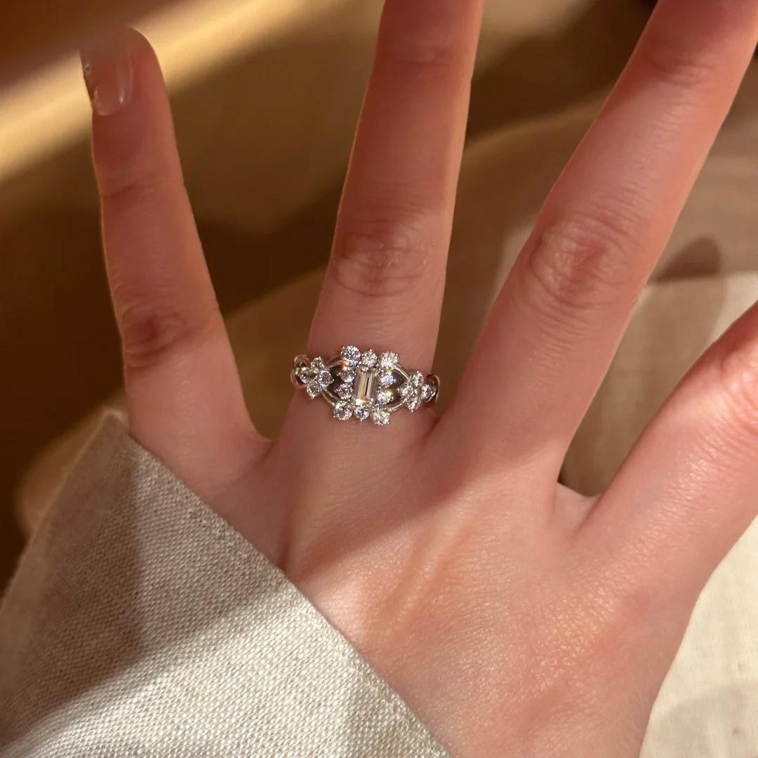 

Inspiration inlay diamonds four leaf flower small square rings for women exquisite and luxurious fashion ring daily jewelry resizable срібний