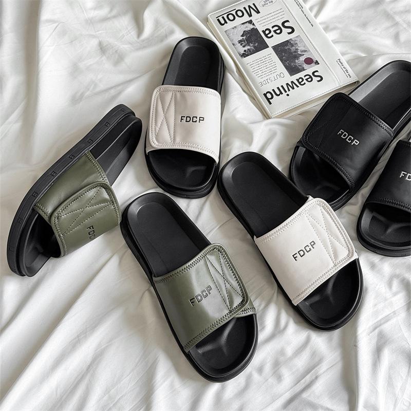 Kapcie męskie obuwie zewnętrzne letnie nowa modna marka antypoślizgowe sandały męskie buty plażowe 371266-J