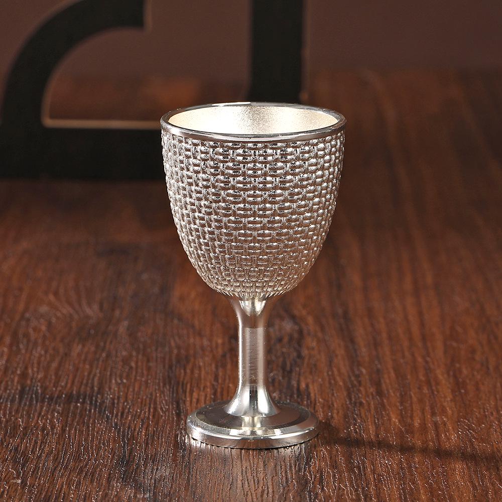 

Креативный китайский серебряный ретро винный набор: Гравированный винный бокал и подарочный горшок.