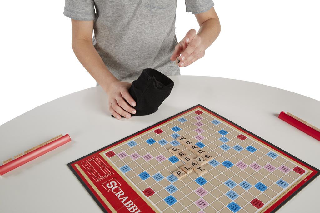 Scrabble: Authentic wooden pieces with a pleasant feel