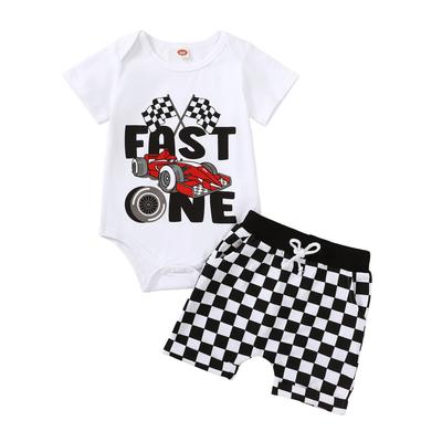 2-teiliges Baby Jungen Set Rennwagen Print Kurzarm Rundhals Strampler Karomuster Kontrastfarbene Shorts Outfits