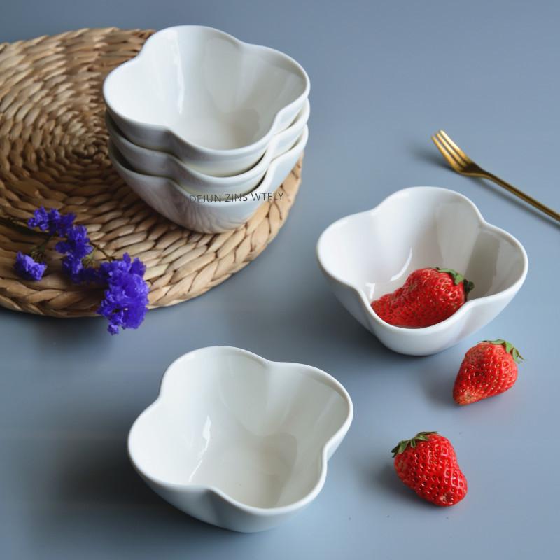 1PC White Ceramic Small Bowl Flower-shaped Hot Pot Seasoning Soy Sauce Dish Exquisite Snack Dish Baking Mold Kitchen Accessories