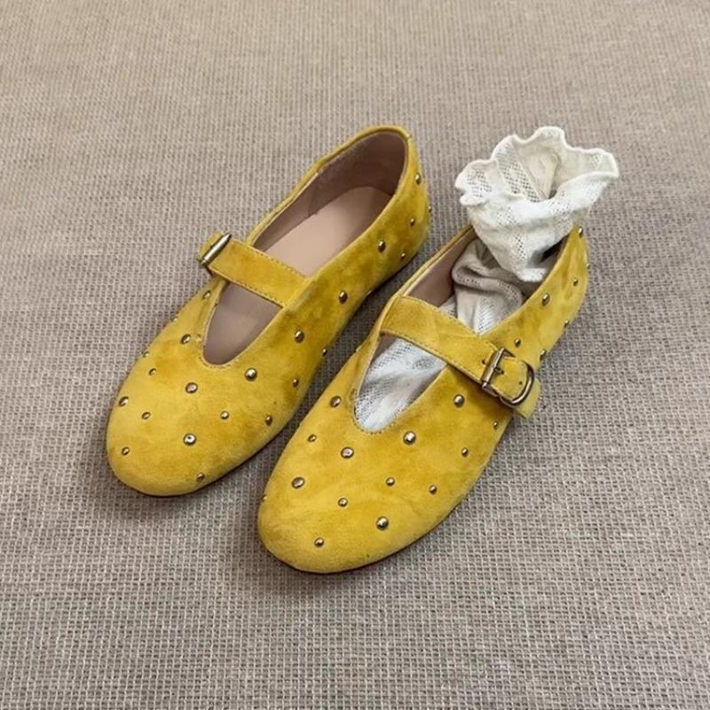 

Модная женская обувь на плоской подошве Весенняя замшевая обувь с круглым носком и неглубоким вырезом, с заклепками и металлической пряжкой, на мягкой подошве, нескользящая, износостойкая, одинарная обувь 40 жёлтый