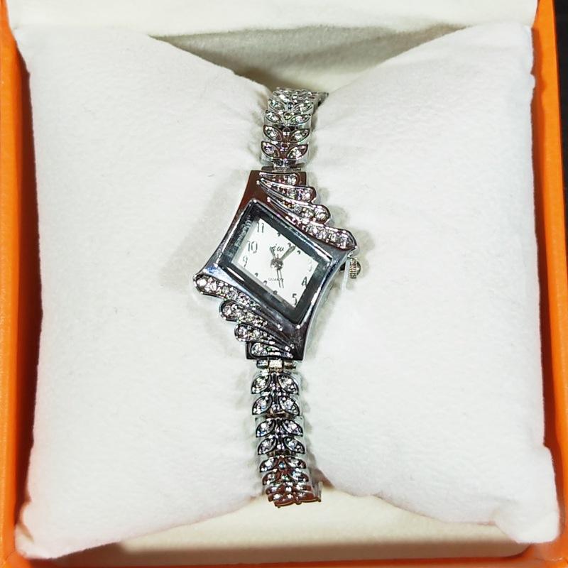 Jw Ladies Niche Luxury Rhombus Gypsy Watch Student Fashion Alloy Bracelet Watch