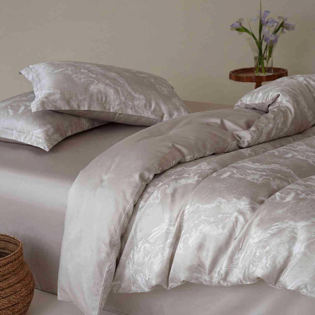 Luxury Cationic Jacquard Bedding Set for Students - 3/4 Pieces