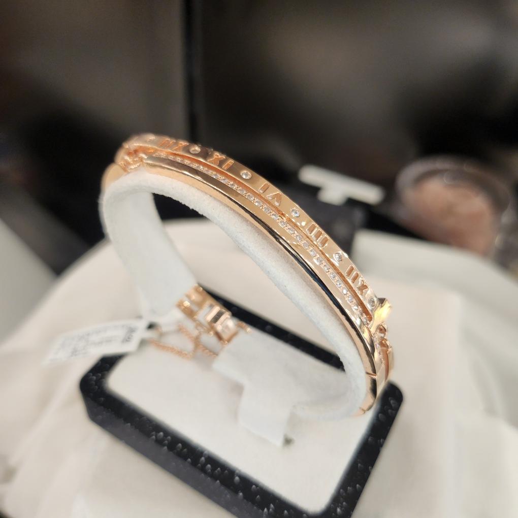 Atria Roman Numeral Touring B Circle Bracelet JTOBAFR0024PKF