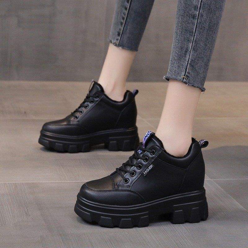 

Женские кожаные кроссовки на внутренней платформе, новинка весны и осени 2025 года, маленькие белые, на толстой подошве, увеличивающие рост, универсальные, повседневные, на мягкой подошве, для путешествий 39 чёрный