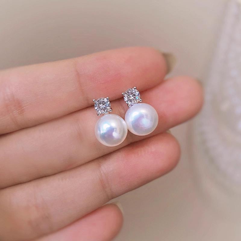 2025 Royal Consort Style Freshwater Pearl Stud Earrings – New Light Luxury High-End Design