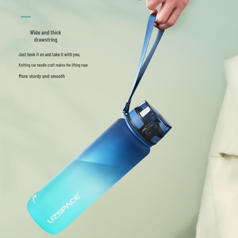 High-Value Gradient Water Bottle: Portable Plastic Cup for Sports & Fitness - Unisex Design for Summer Students & Trendsetters