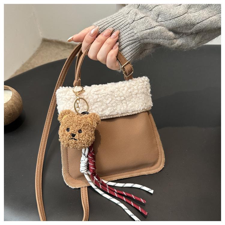 

Женская осенне-зимняя пушистая сумка-ведро из овечьей шерсти на плечо и через плечо из замши, 2024