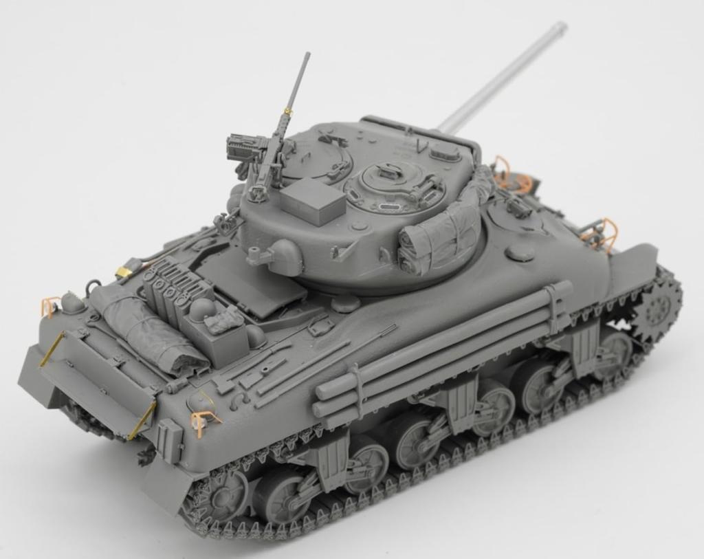 Border Model M4A1 Sherman 76mm Gun Mounted Plastic Model BT046 1/35 (tank)