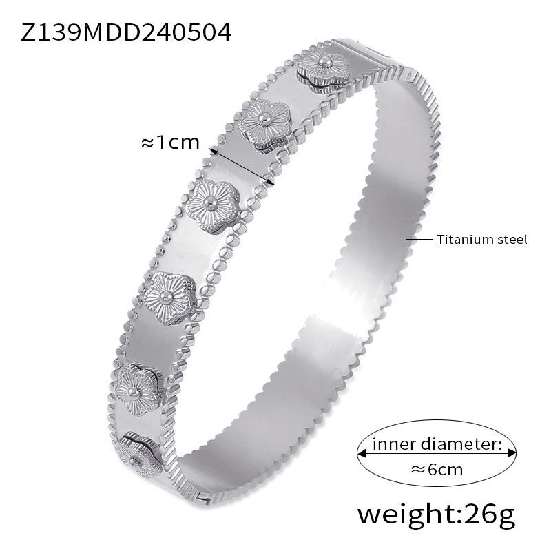 18k Gold-Plated Titanium Steel Five-Petal Flower & Four-Leaf Clover Bracelet