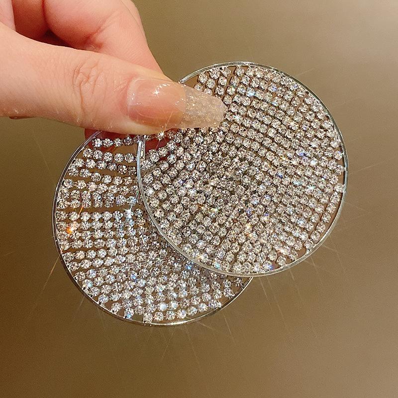 Silver needle zircon metal circle earrings European and American exaggerated temperament earrings fashionable and versatile high-end earrings women