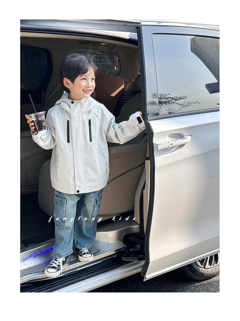 2025 Spring & Autumn Boys' Cargo Jeans: Trendy, Loose-Fit, Casual Long Pants for Kids