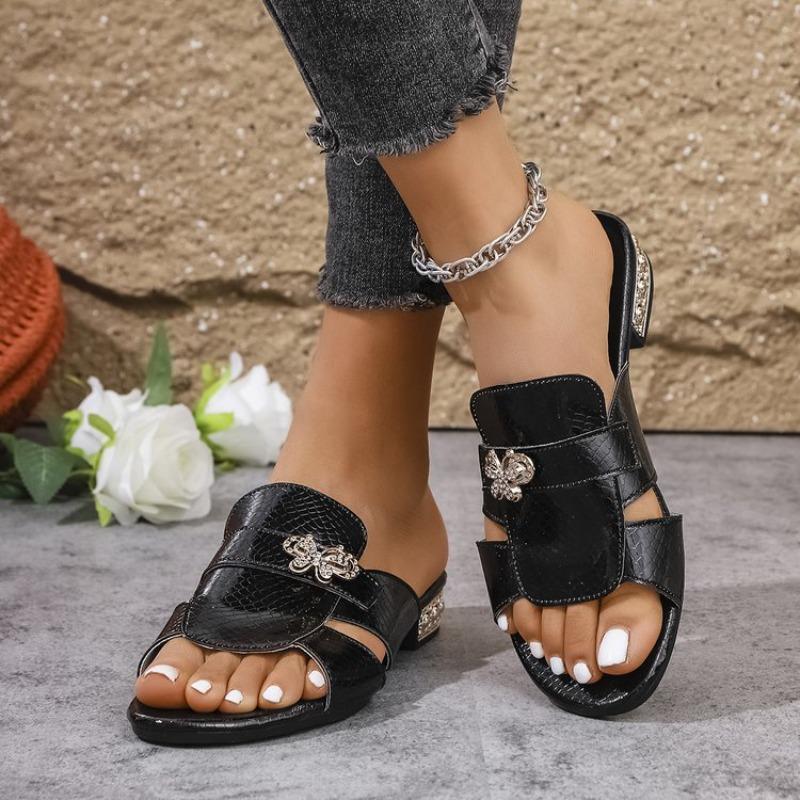2025 Women's Summer New Flat Sandals Sexy Luxury Slippers Square Toe Flip Flops Casual Beach Flats Fashion Open Toe Heel Sandals