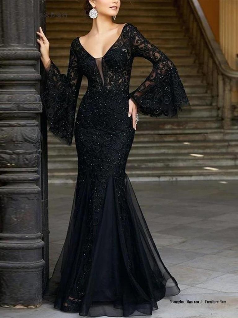 Elegant Black Fishtail Lace Evening Gown for Women