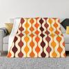 Grooviges 70er-Jahre-Muster Herbstfarben Personalisierte Decke aus ultraweichem Mikrofleece