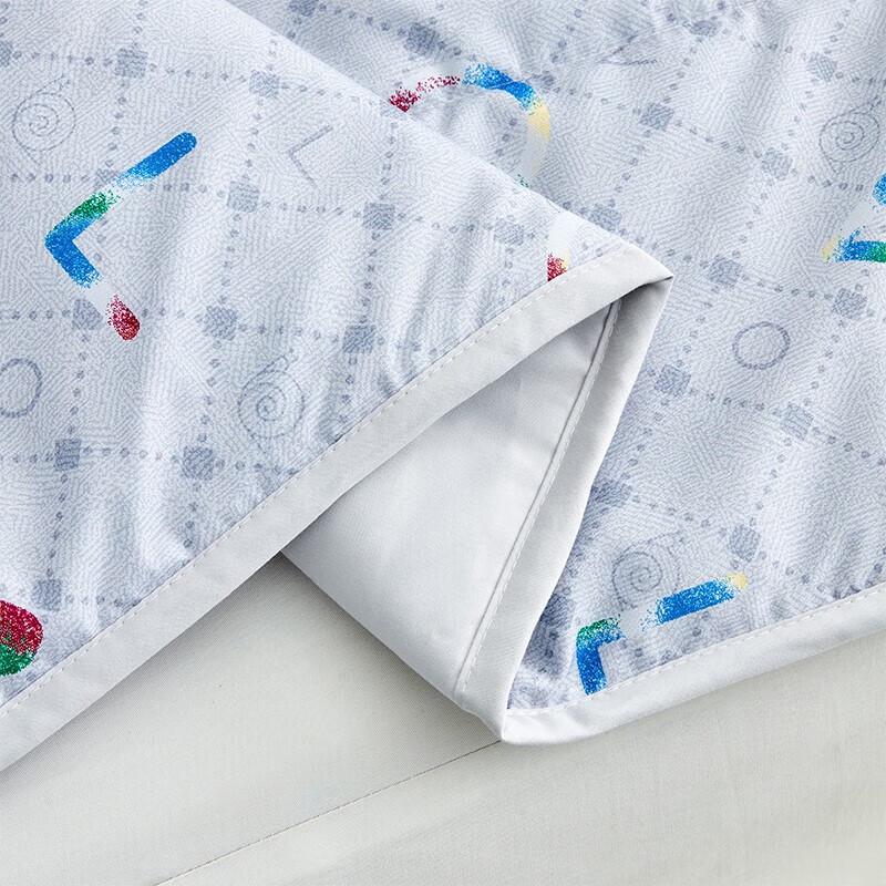 LOVO LV Designer Collection Summer Quilt