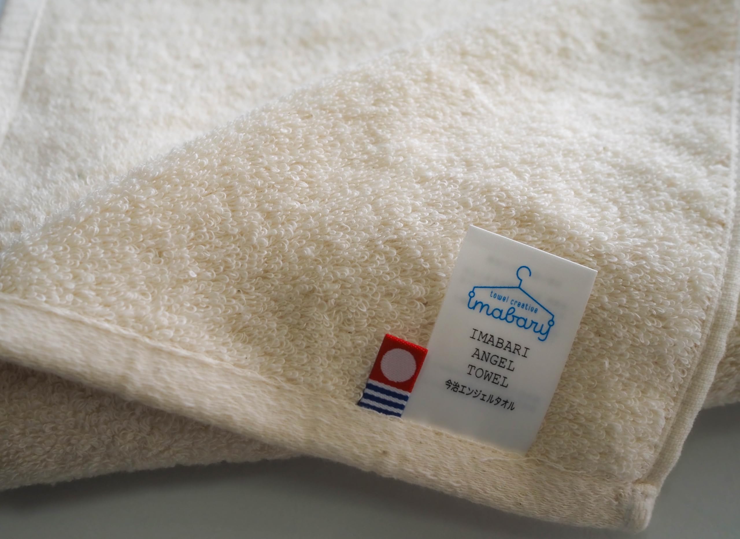 

Imabary Certified Organic Cotton Bath Towels, Imabari Brand Certified Products Selected for Their Environmental and Skin Safety, Set of 2