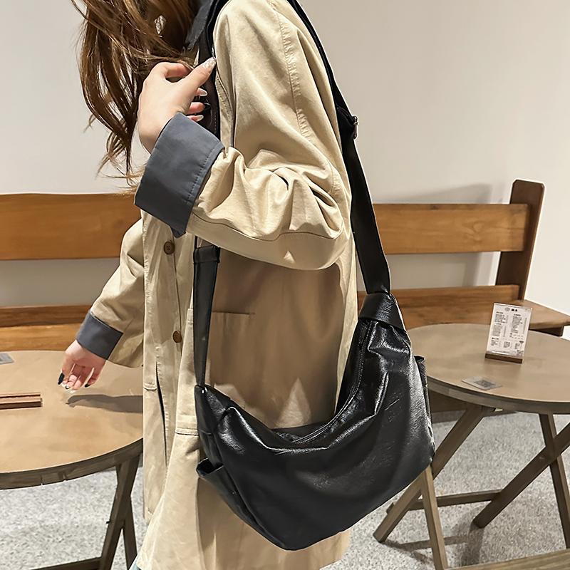 Women's Bag PU Underarm Bag Solid Color Crossbody Bag Shoulder Bag