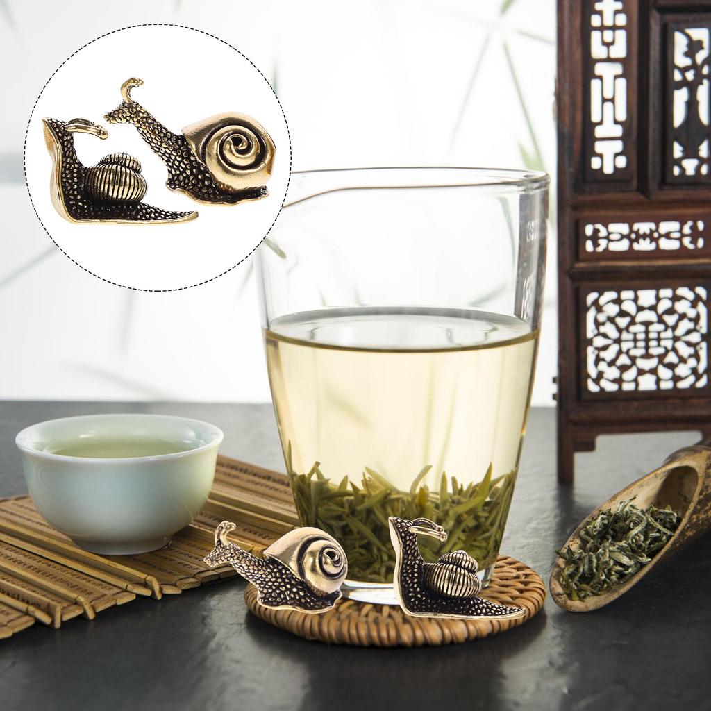 2 Pcs Copper Tea Pet Snail Statue Brass Adornment Vintage Style Sculpture Home Office Nament Miniature Garden Artwork Decorative