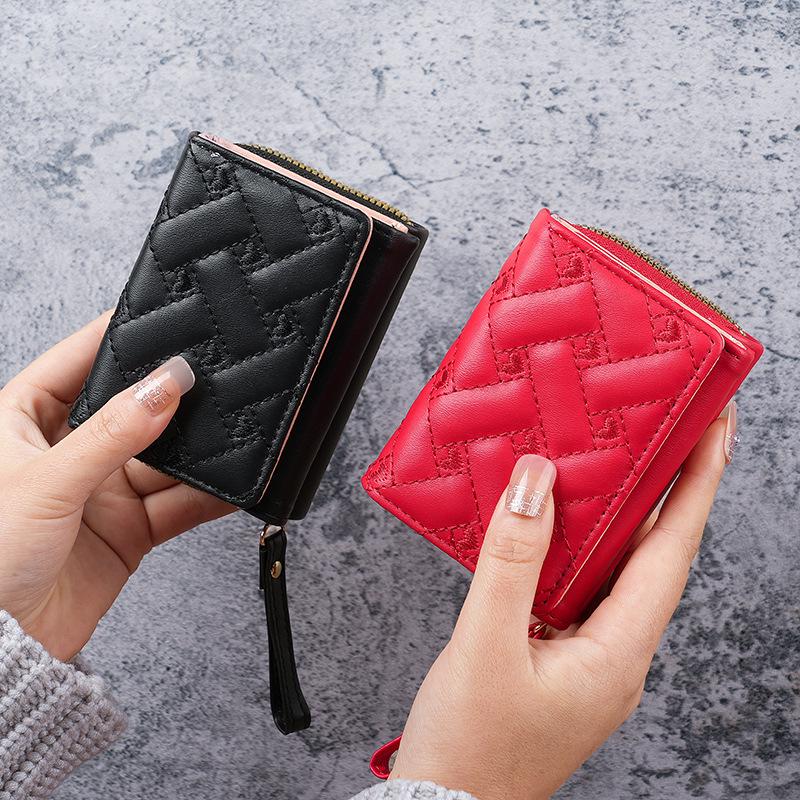 New Women's Short Embroidered Heart Wallet - PU Coin Purse with Multi-Card Slots and Billfold Holder.