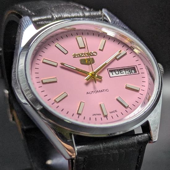 vintage Seiko 5 automatic day date movement no. 6309A Japan made men's watch.