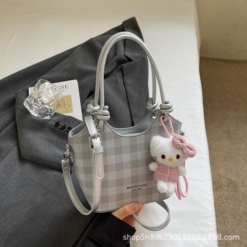 Niche fashionable bag women's new summer simple chain bag messenger bag high value portable shoulder bag