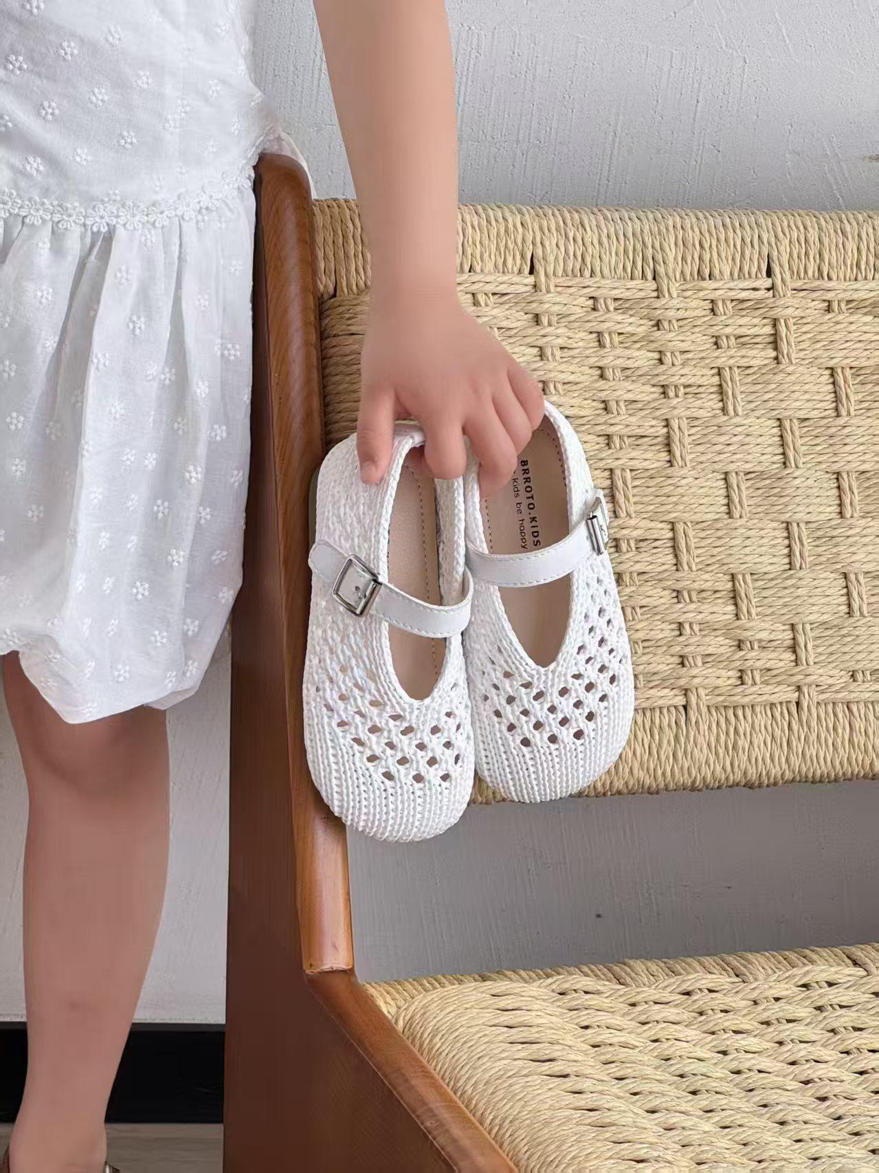 2026 Spring Summer Girls  Princess Sandals - Hollow Woven Leather Soft Sole Shoes 25 белый