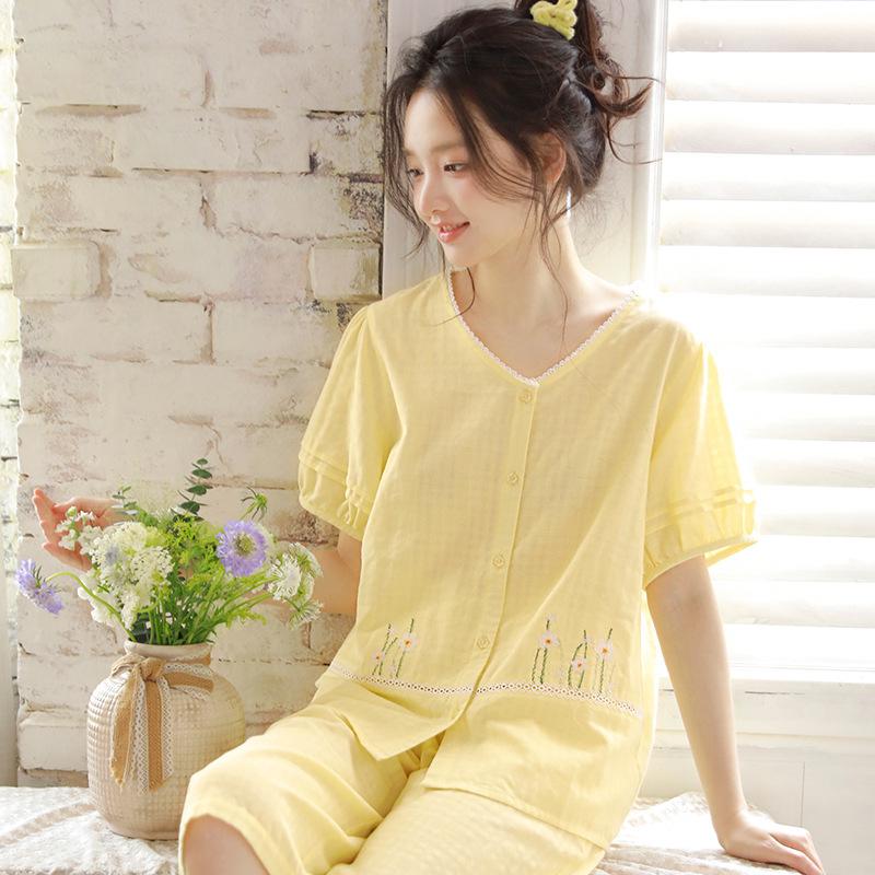 Summer New Pajamas Women's Pure Cotton Cotton Yarn Short-sleeved Cropped Pants Chest Pad Can Be Worn Outside Loose Loungewear Set 11