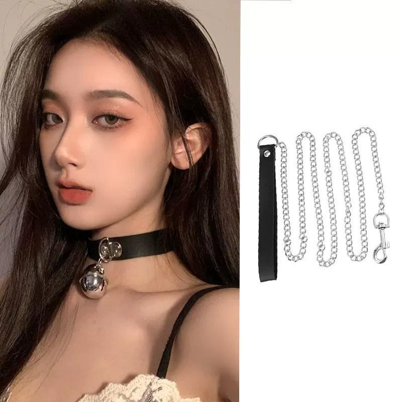 Female collar with a chain around the neck, choker, Niche design leather neck collar, high-end punk neck chain, sexy neck collar