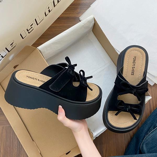 Fashion Female Shoes Slippers Casual Slides Summer Clogs Woman Platform 2025 Luxury Beach Soft Leisure Shoes Slippers Soft Luxury Slides