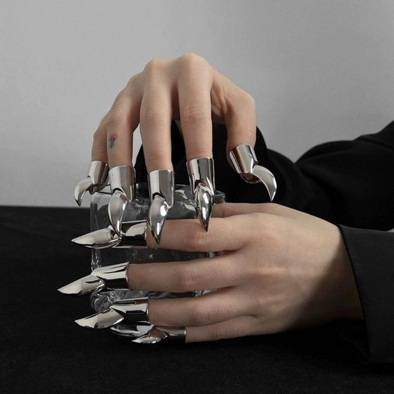 Edgy Wolf Claw Shaped Protective Finger Ring Alloy Stylish Nail Guard Accessory For Modern Fashion Enthusiasts