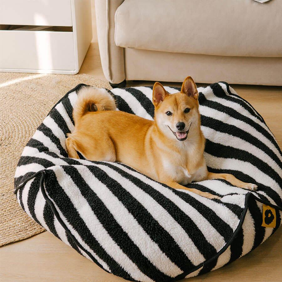 

Winter Trendy Striped Dog Bed Polygonal Calming Bean Bag All Seasons Cozy Pet Cave Cushion 3 size 60/70/80cm Dog supplies 60 60 20cm чёрный