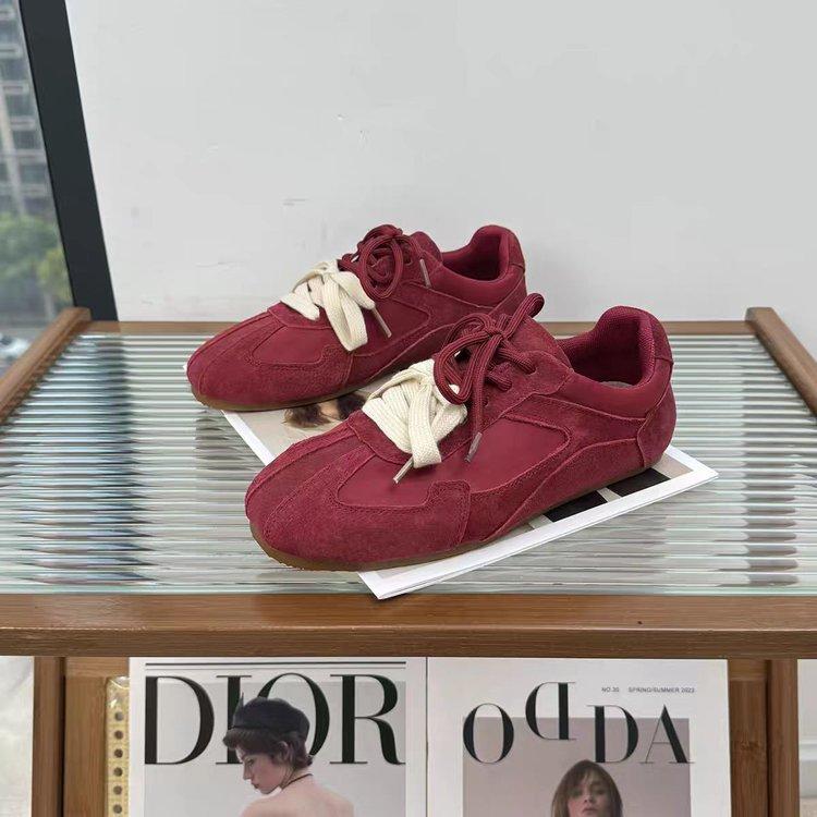 Red retro flat-bottomed German training shoes women's soft-soled casual board shoes 2027 autumn new versatile sports shoes women's tide