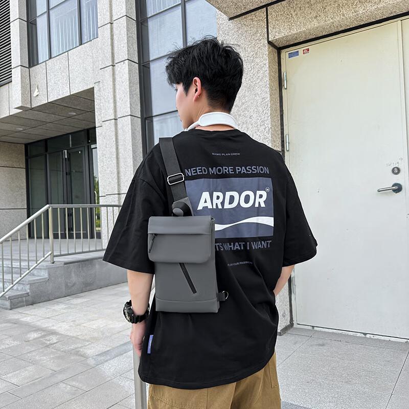 Li Shen Lightweight Multi-functional Sports Phone Bag