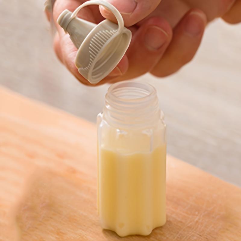 4pcs Sauce Squeeze Bottle Mini Ketchup Bottles Salad Dressing Containers Outdoor Portable Barbecue Spice Jar Party Kitchen Tools