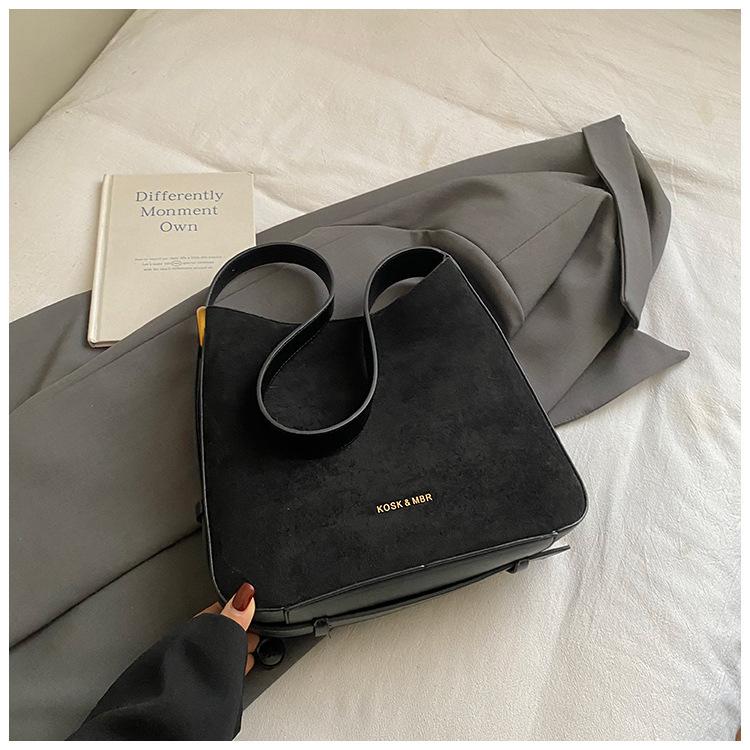 High-value Suede Large-capacity Commuter Tote Bag Women's Bag Winter New Lazy Wind Casual Messenger Bag