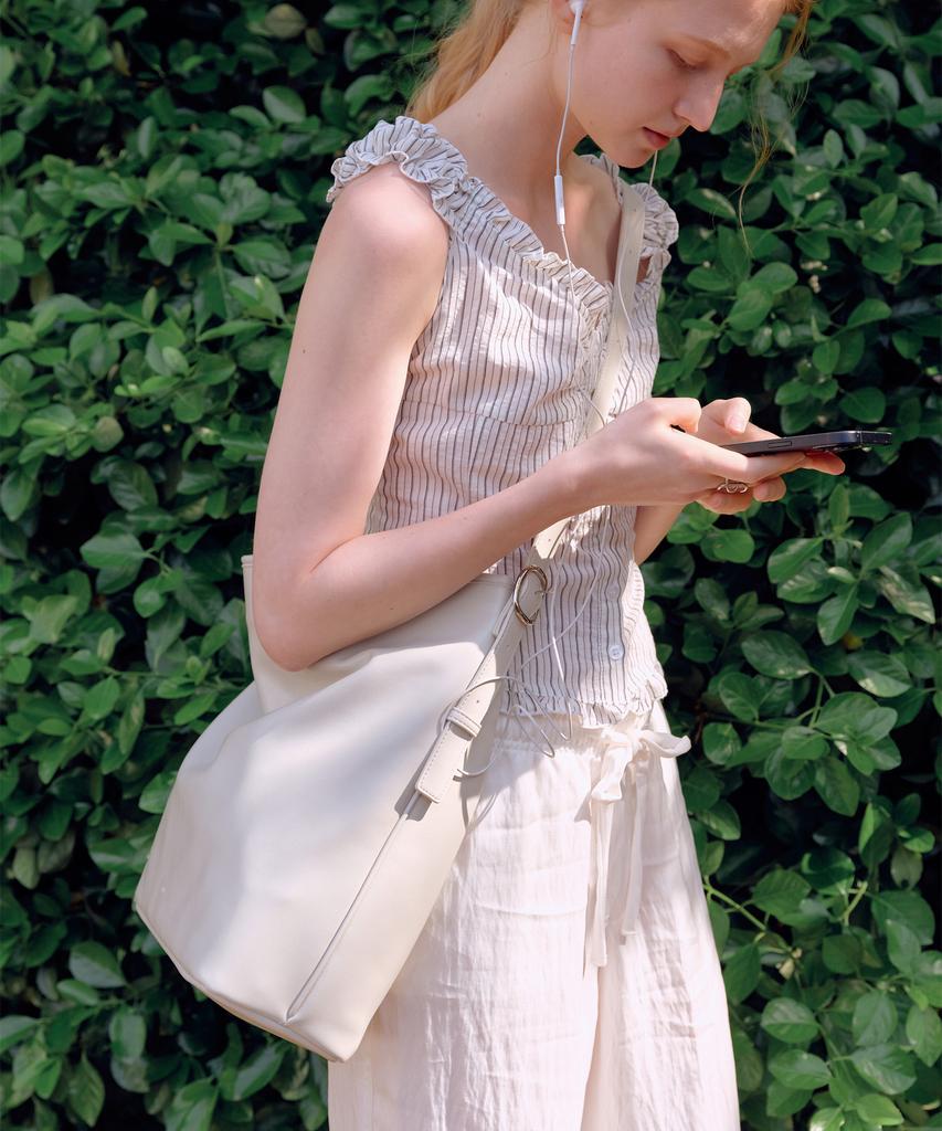 Ovhee Poe Bucket Bag_Light Beige